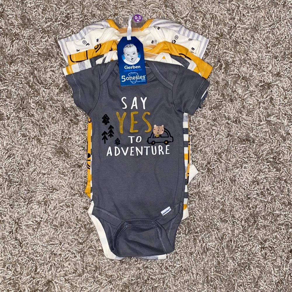 5 piece Gerber onesies new with tags